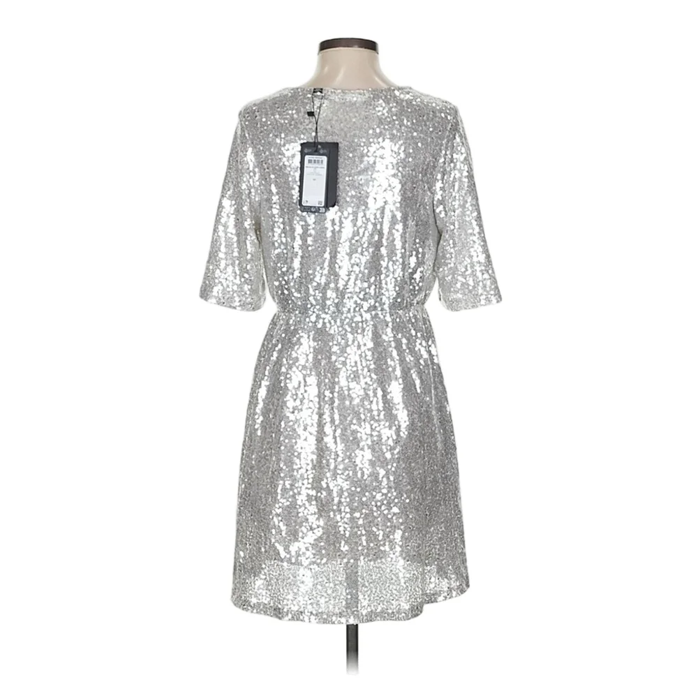 VERO MODA SILVER SEQUIN DRESS - Picture 2 of 9